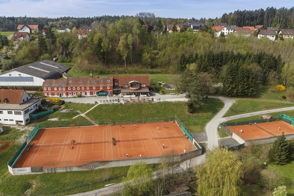 Hotel & Tennis Riederhof Mantscha Exterior photo